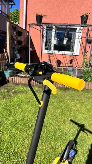 Unik & Totalrenoverad Xiaomi Mi Scooter 3 – Nyskick! (Laglig 20 km/h)