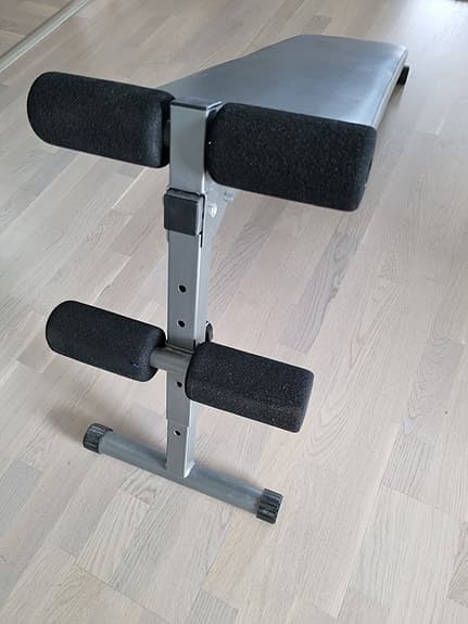 Träningsbänk situps/magtränare grå
