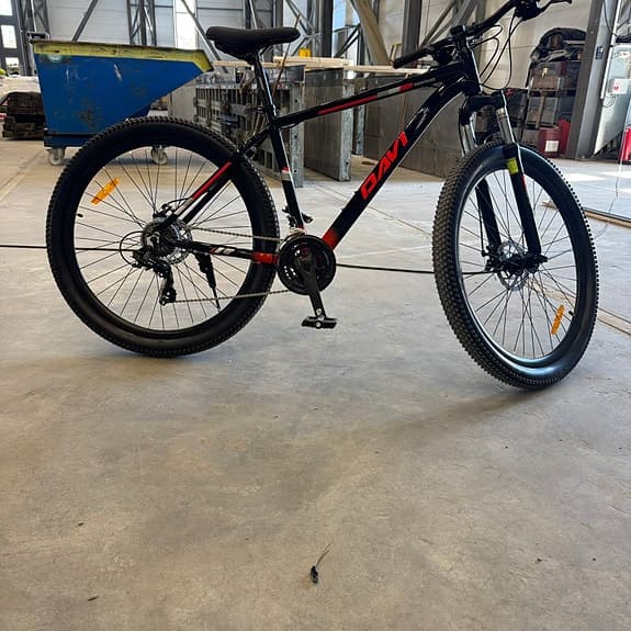 Jag säljer en ny cykel.