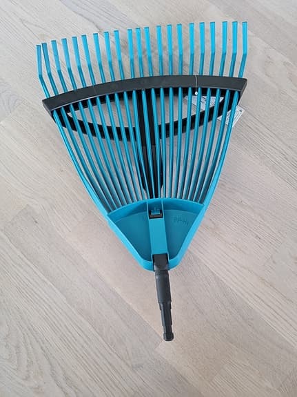 Gardena combisystem lövräfsa 35–52 cm blå