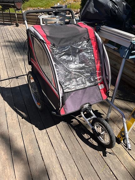 Cykelvagn barnvagn röd/svart