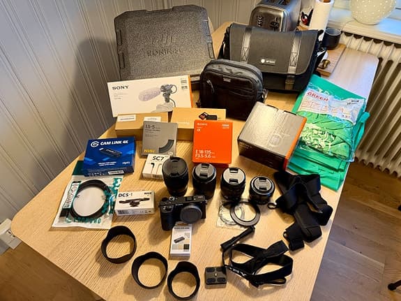 Sony A6600 med objektiv, mikrofon, gimbal och tillbehör