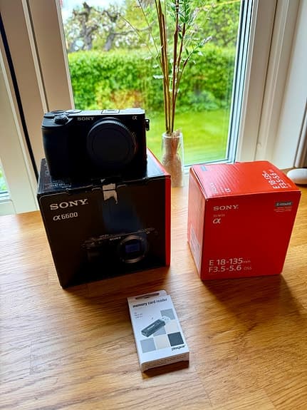 Sony A6600 med objektiv, mikrofon, gimbal och tillbehör
