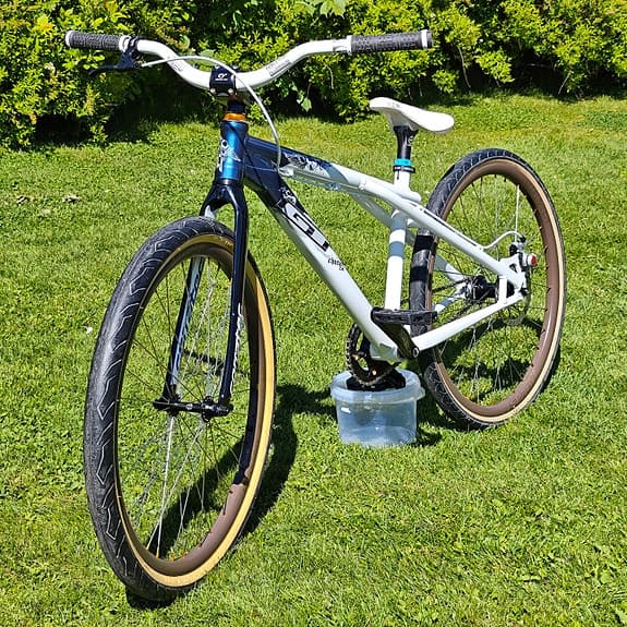 NY! GT Chucker 2.0. Custombyggd 26” MTB för pumptrack & flowtrails etc. NOS