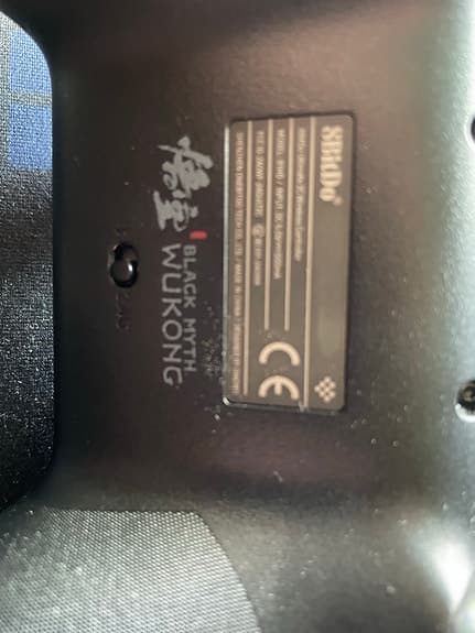 8BitDo Black Myth Wukong trådlös handkontroll svart/röd