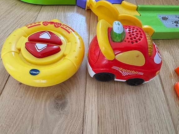 Vtech Super RC Racerbil bana med bil och fjärrkontroll