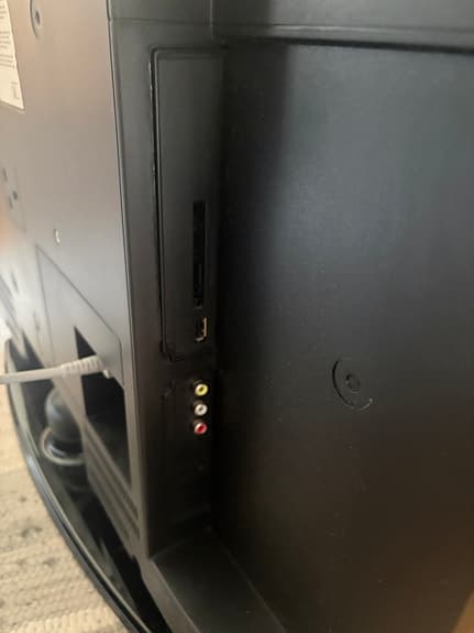 Finlux 32” TV med scart för retrospel