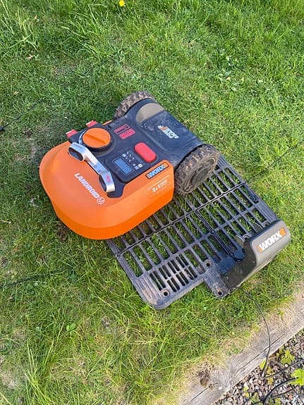 Worx Landroid M 700kvm robotgräsklippare orange