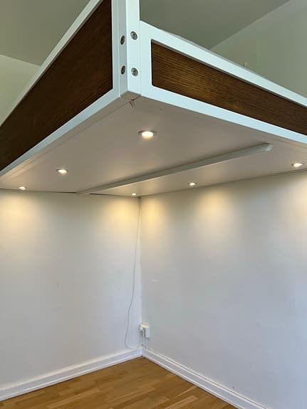 Loftsäng för vuxen takfäste 200x140 spottar dimmer, loftdubbelsäng våningssäng