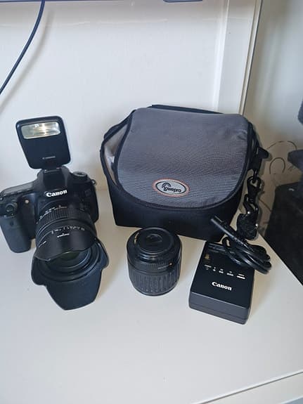 Komplett kamerapaket: Canon EOS med Sigma-objektiv & tillbehör