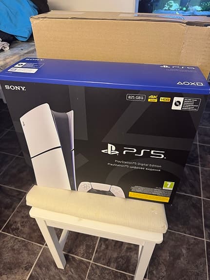 Sony Playstation 5 PS5 Digital Standard Edition *HELT NY I OBRUTEN FÖRPACKNING*