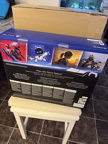 Sony Playstation 5 PS5 Digital Standard Edition *HELT NY I OBRUTEN FÖRPACKNING*