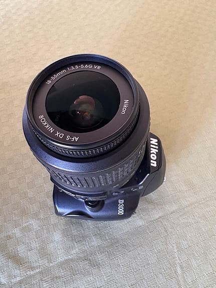 Nikon D3000 med AF-S DX Nikkor 18-55mm VR
