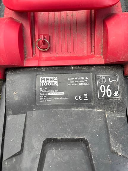 Meec Tools gräsklippare batteridriven defekt.