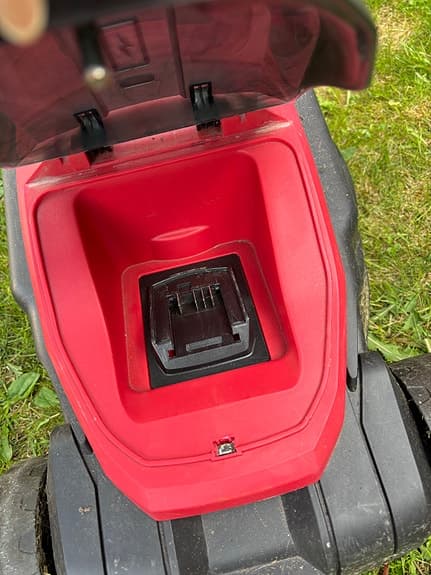 Meec Tools gräsklippare batteridriven defekt.