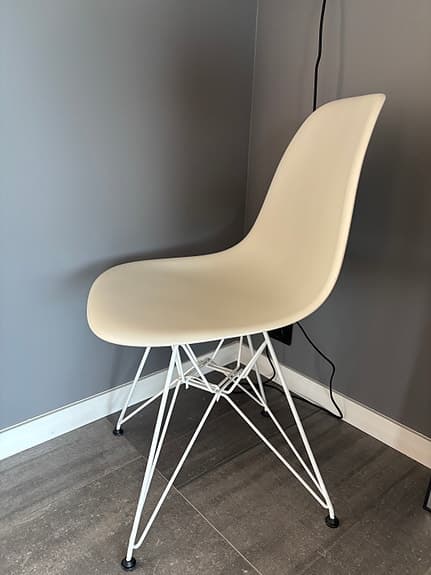 Vitra Eames stolar