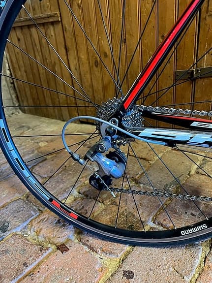 BH landsvägscykel 55 cm svart/röd herr