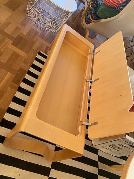 Bänk med förvaring i björk från Gärsnäs