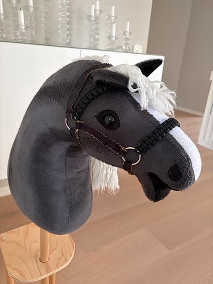 Handgjord käpphäst med ställ