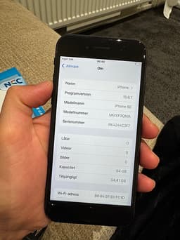 iPhone SE gen 3 64 GB iOS 15.6 original batteri 100%