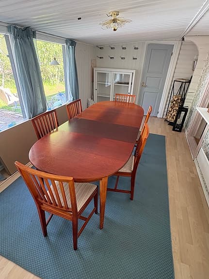 Matgrupp med 6 stolar + iläggsskivor