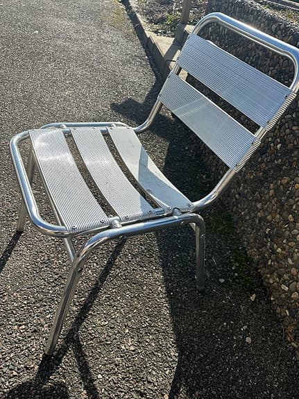 Staplingsbara utestolar i aluminium