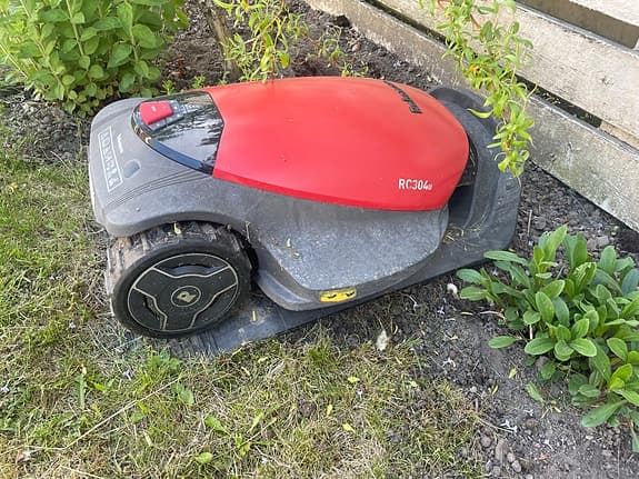 Robomow RC304 robotgräsklippare röd