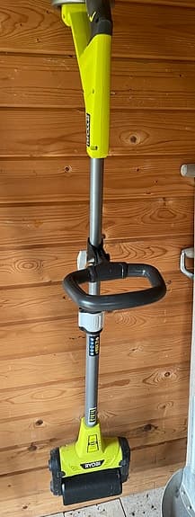 Ryobi häcksax, trimmer och rullborste till trall etc 18V batteridriven