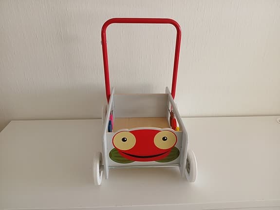 Babblarna vagn, lära gå vagn, gåvagn, Micki