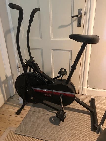 Trojan Wind Master motionscykel svart