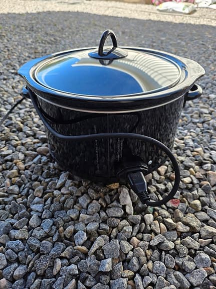 Croc pot (slow cooker)