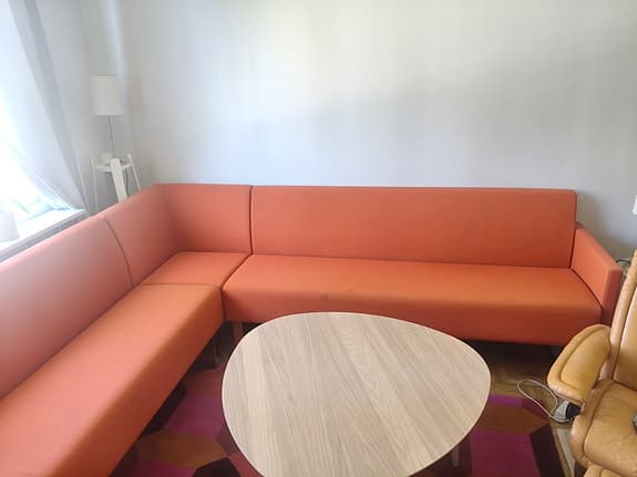 Materia hörnsoffa orange tyg