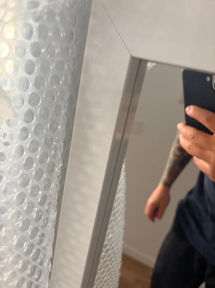 Mio speglar helkropp med vit ram