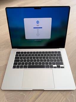 MacBook Air 15” M2 2023 – 512 GB – Stjärnglans