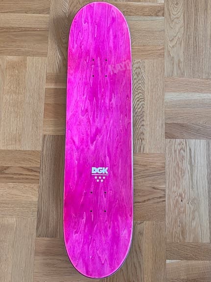 DGK Boo 8,25 skateboard casino / deniro