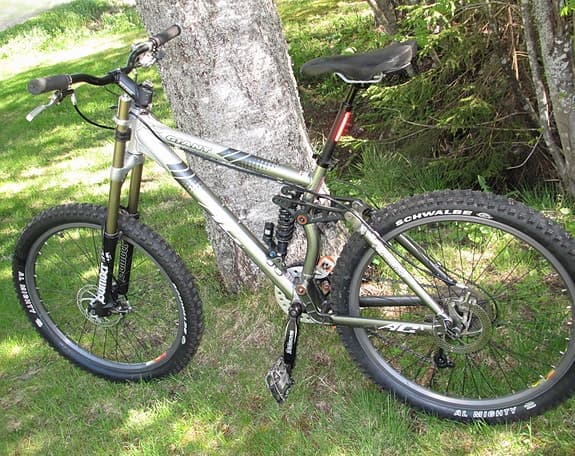 Giant AC 1 DS -04 Marzocchi Bomber Junior T 17" DH Downhill Go Big Or Go Home