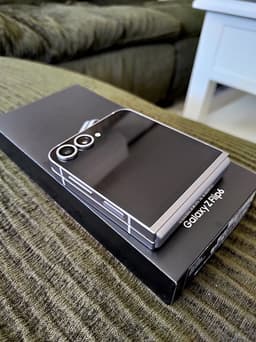 Samsung Galaxy Z Flip 6 512GB – Nyskick & Garanti (Comviq)