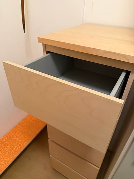 Byrå IKEA i trä/laminat