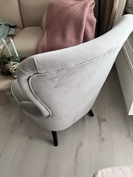 Ljusgrå Emmafåtölj från Mio - som ny