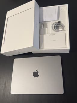 Apple MacBook Air M2 13,3 Som ny Kvitto, kartong finns Silver 8GB 256GB