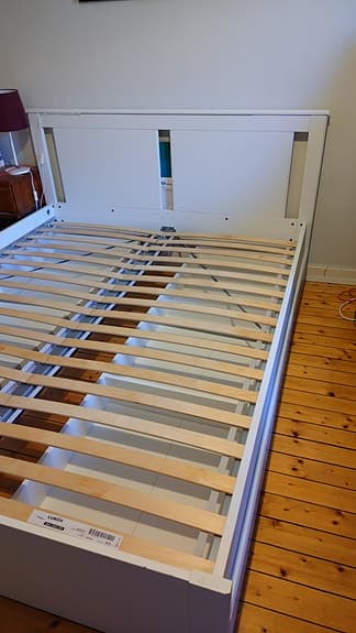 IKEA 160cm sängstomme med ribbotten och förvaring vit