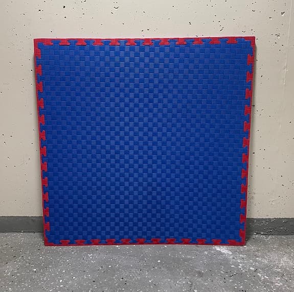 Träningsmattor pusselrutor röd/blå
