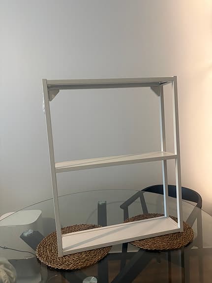 Ikea enhet Vit väggstomme med hyllplan