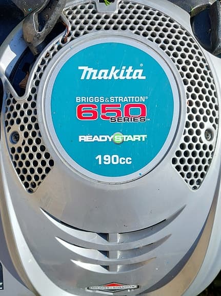 Fin Makita gräsklippare