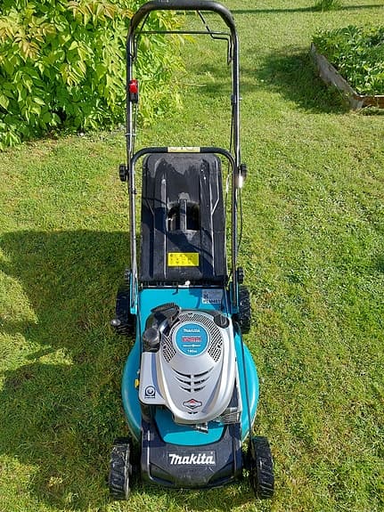Fin Makita gräsklippare