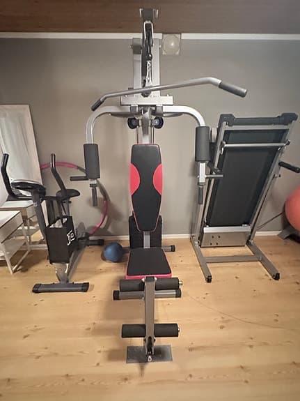Multigym träningsstation svart/röd