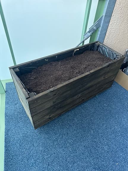 Trälåda / odlingslåda för balkong