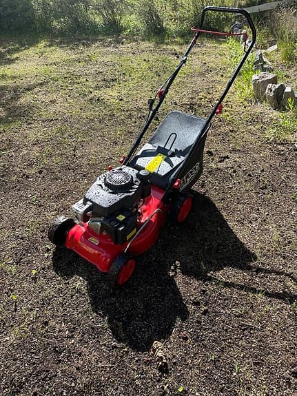 Meec bensindriven gräsklippare 41 cm