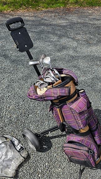 Golfvagn, bag och 12 st damklubbor