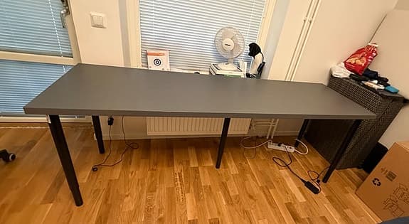 IKEA Lagkapten bord med 5 tillhörande Olov justerbara ben.